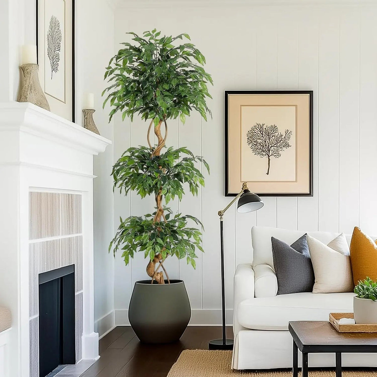 Ficus Luxueux | Plante Artificielle avec Tronc Incurvé & Jardinière Blanche | Décoration Intérieure Élégante pour un Ambiance Naturelle 1